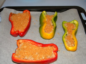 Barchette di peperoni ripiene