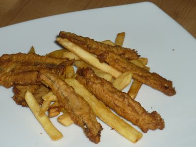 alici fritte e patatine. Fish&Chips mediterraneo